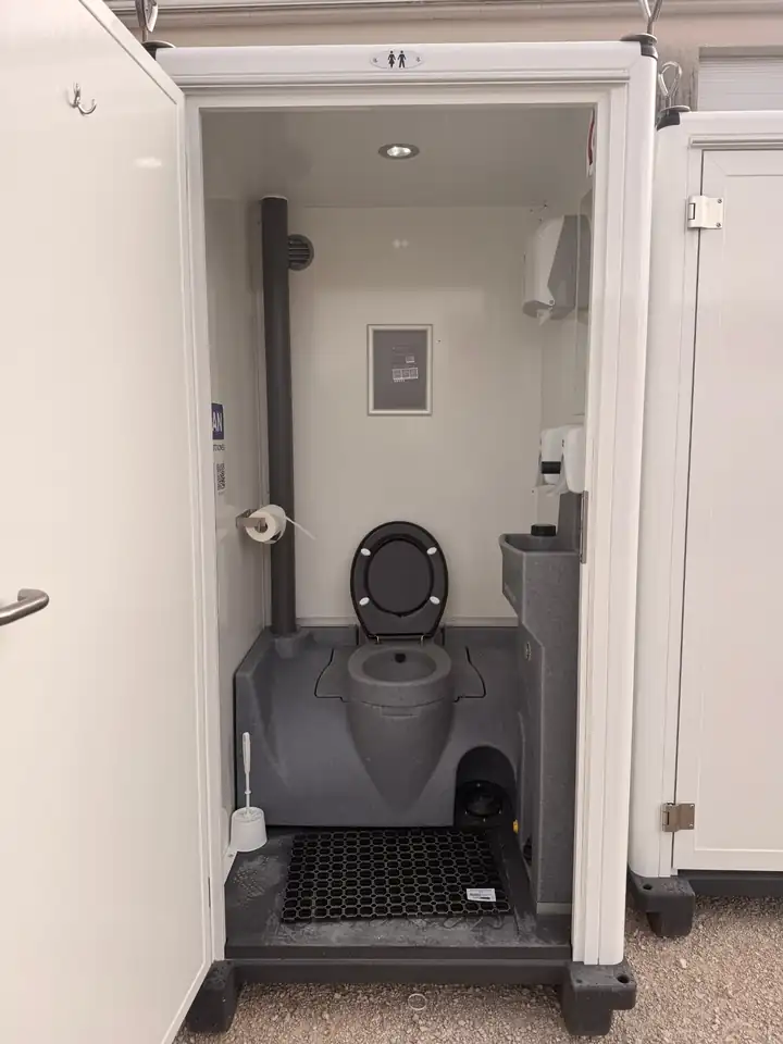 Toilettes mobiles Premium, intérieur : WC, distributeur de savon et papier hygiénique